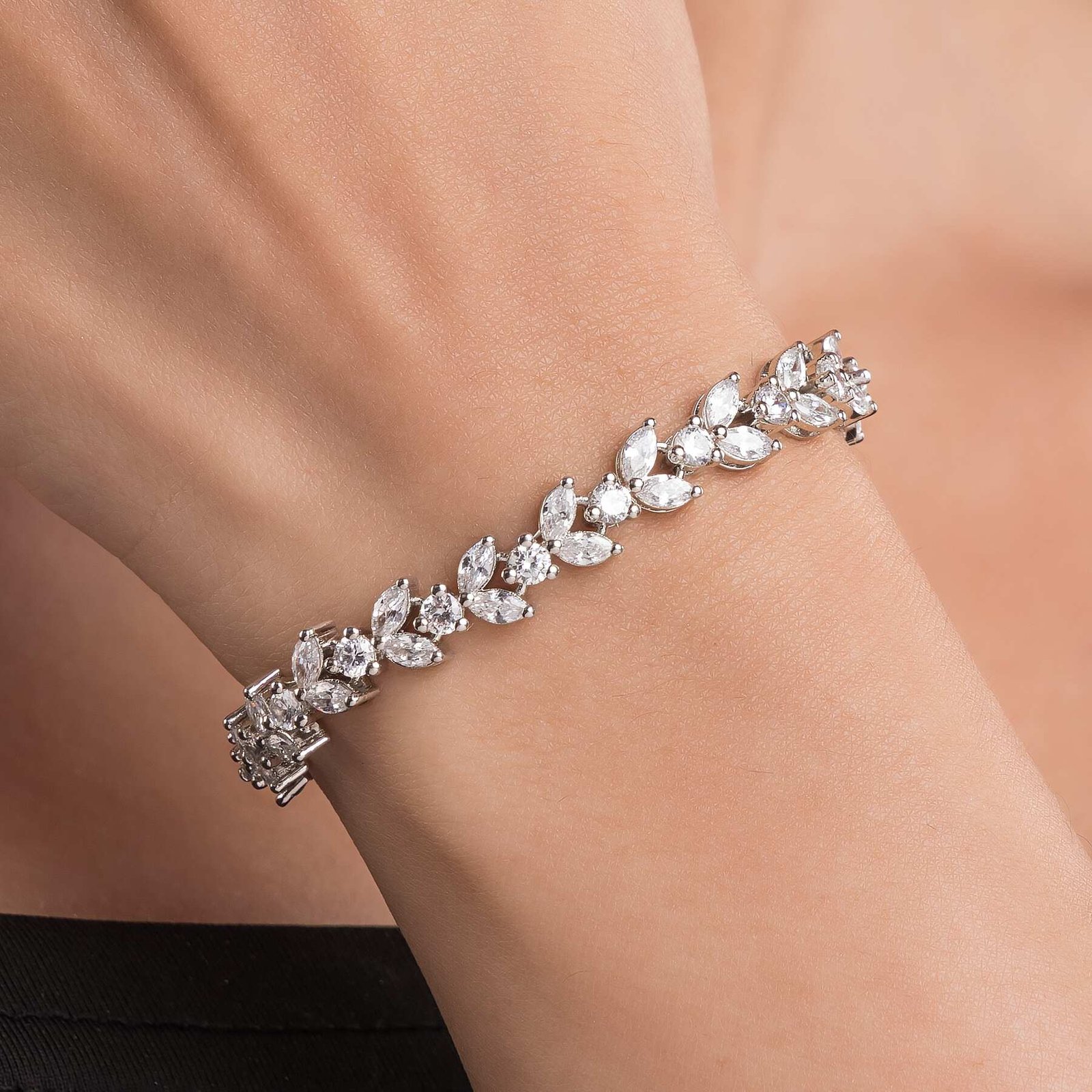 lightweight silver bracelet with a simple yet elegant design perfect for all day wear without compromising style